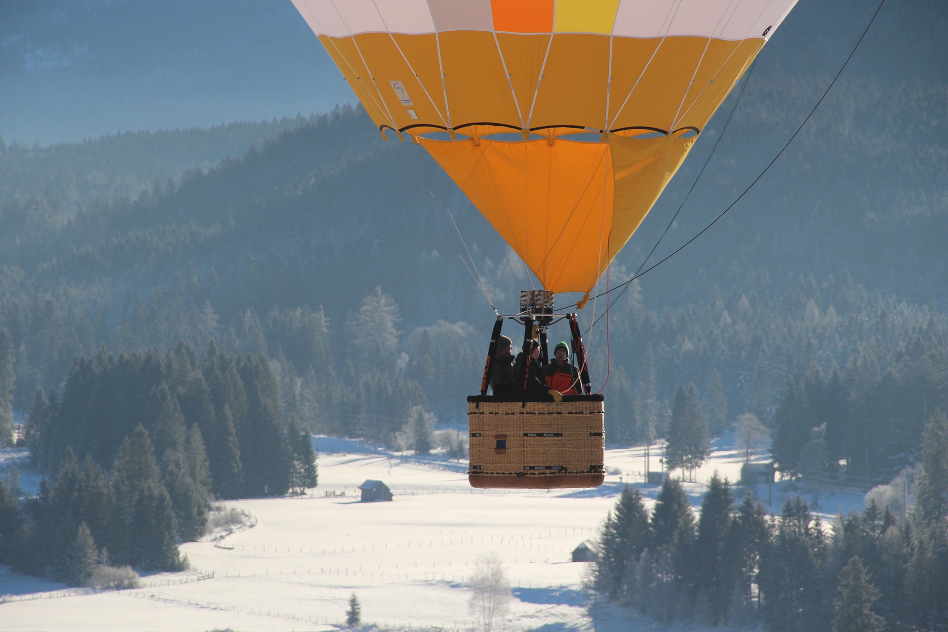 hot-air-balloon-2798786_1920